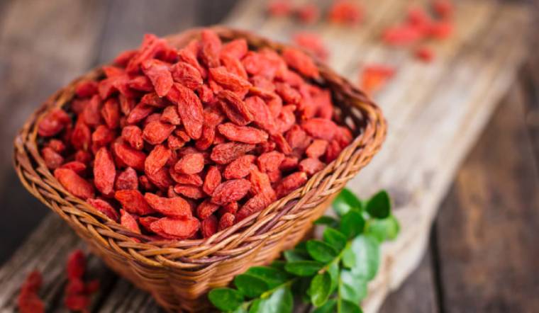 Kỳ tử có bị nóng không? Cách dùng kỳ tử mỗi ngày không nổi mụn